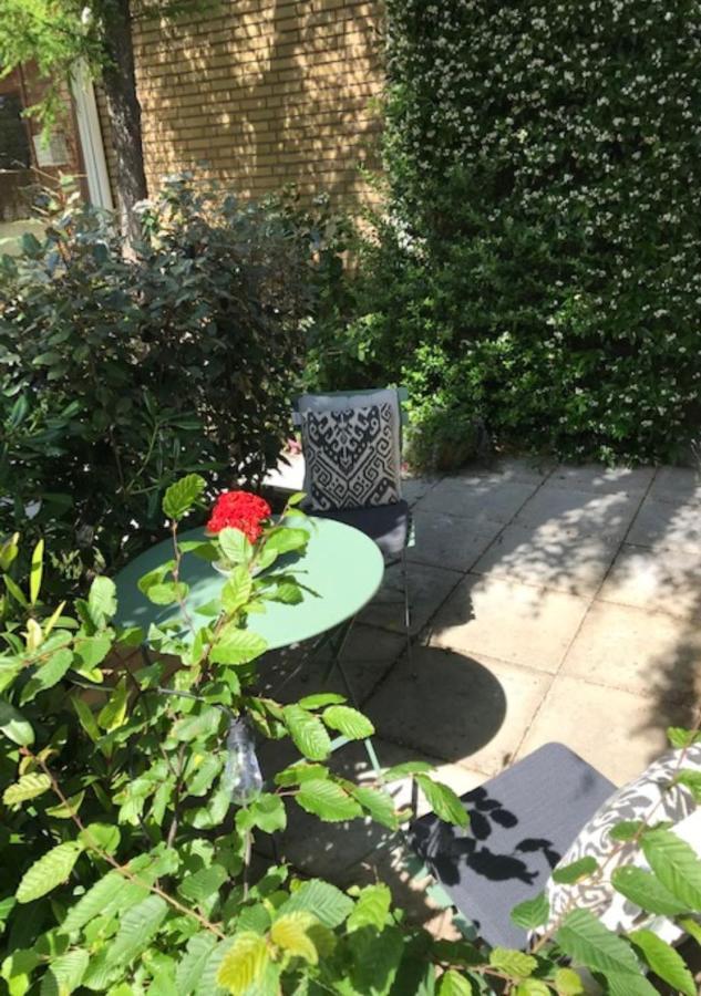 B&B Ereprijs 헤이그 외부 사진
